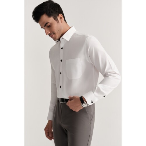 White Pinpoint Shirt – Black Button